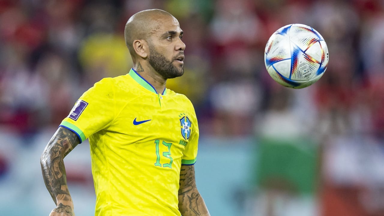 La star du football brésilien entame une grève de la faim et s’effondre soudainement » – Paris Beacon News