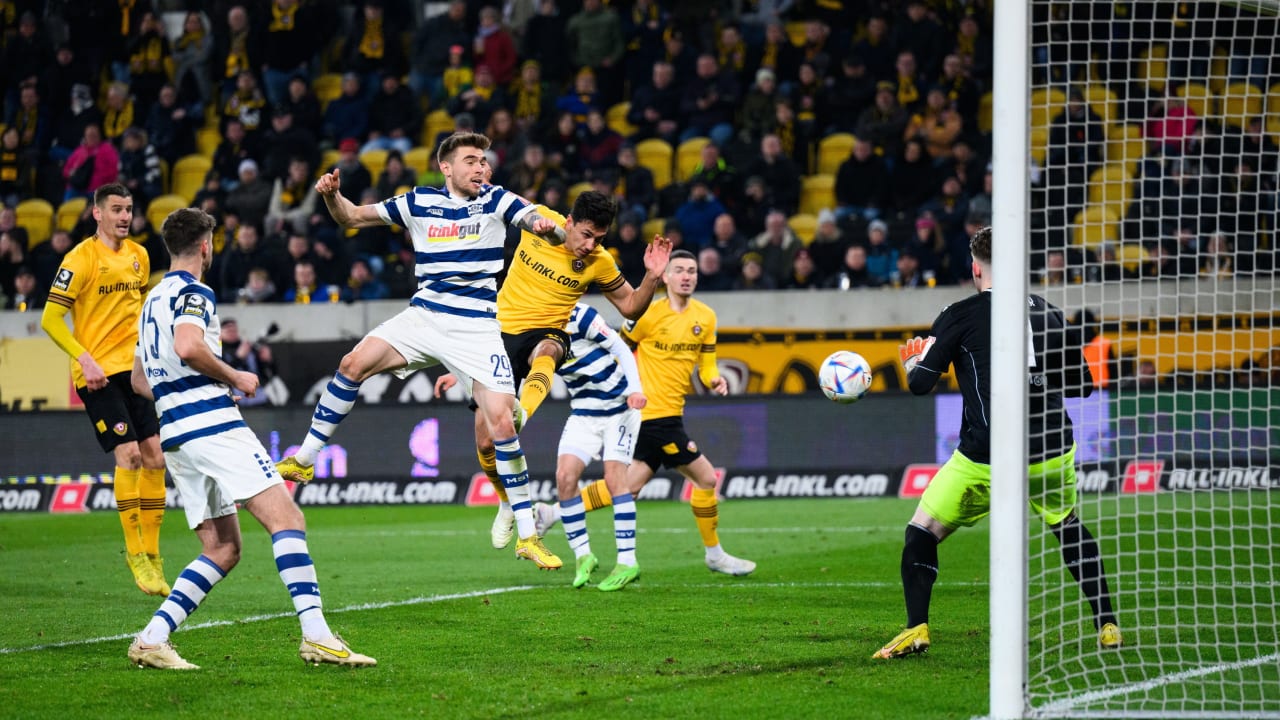 2-0 win against Duisburg: Dynamo Dresden on the relegation place!