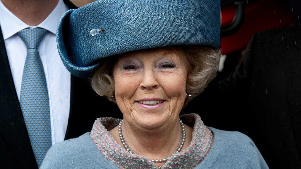 Ex-Queen Beatrix injured in skiing accident: broken wrist