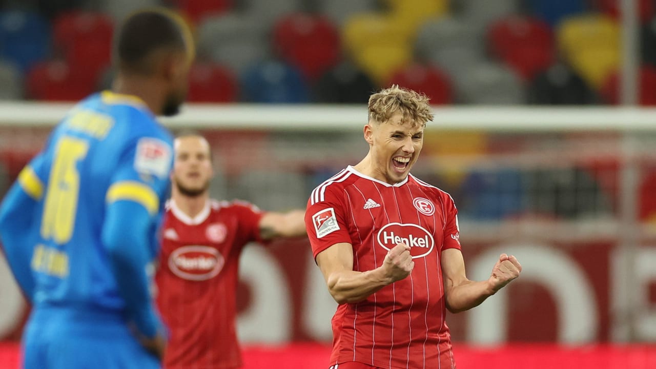 Fortuna Düsseldorf: Juwel agrees – Jona Niemiec signs until 2026!