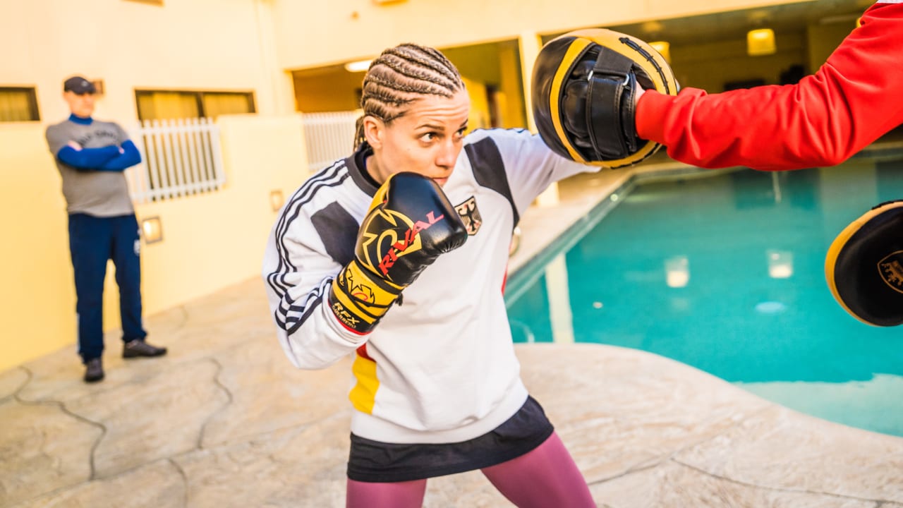 Boxing: This is what a fight day for "Tiny Tina" Rupprecht looks like!
