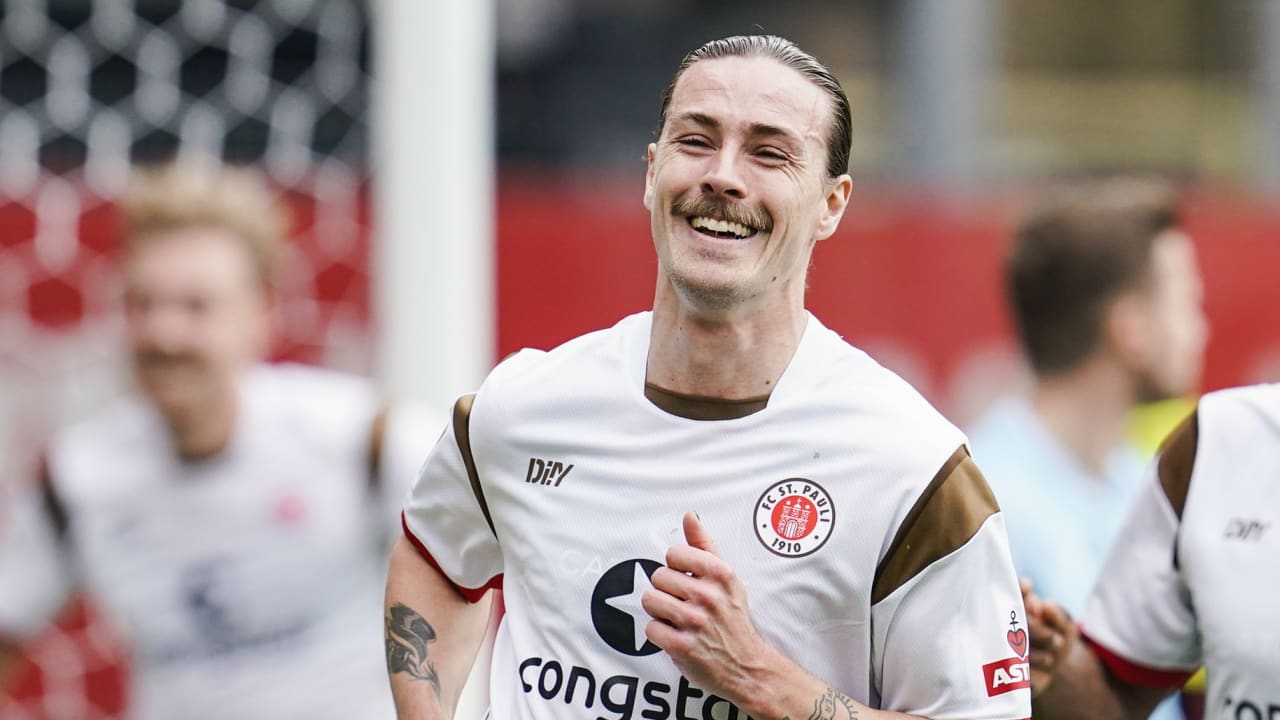 FC St. Pauli: double pack!  Now Jackson Irvine can do it with his foot