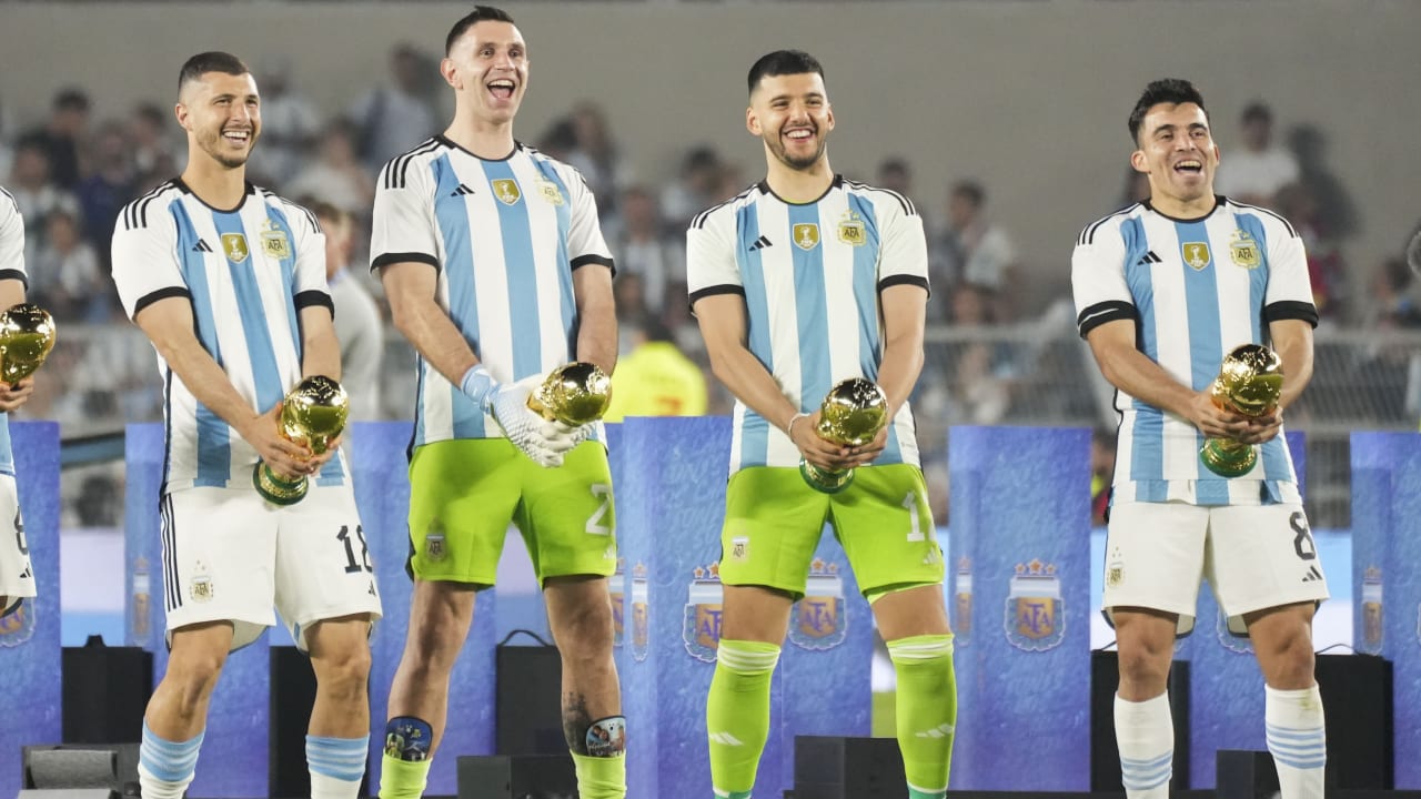 First game after World Cup triumph in Qatar: Another penis celebration in front of 83,000 Argentines!