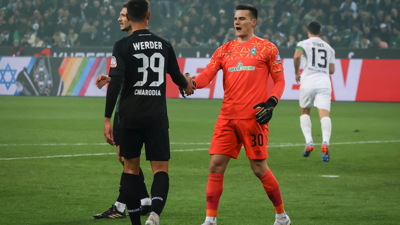 Werder Bremen: Michael Zetterer and Fabio Chiarodia celebrated after their debut in the starting XI