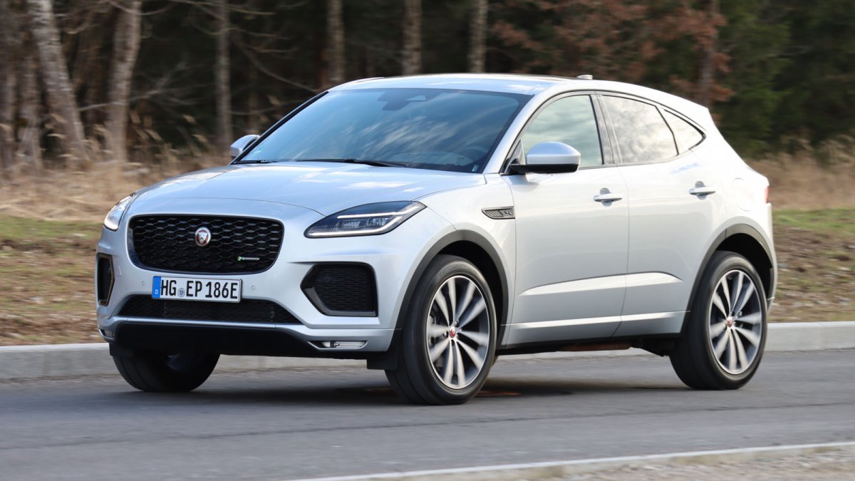 Test Jaguar E-Pace P300e: plug-in hybrid with DC charger