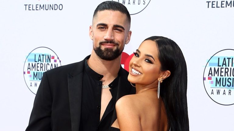 Read more about the article Sebastián Lletget’s public apology to Becky G for infidelity