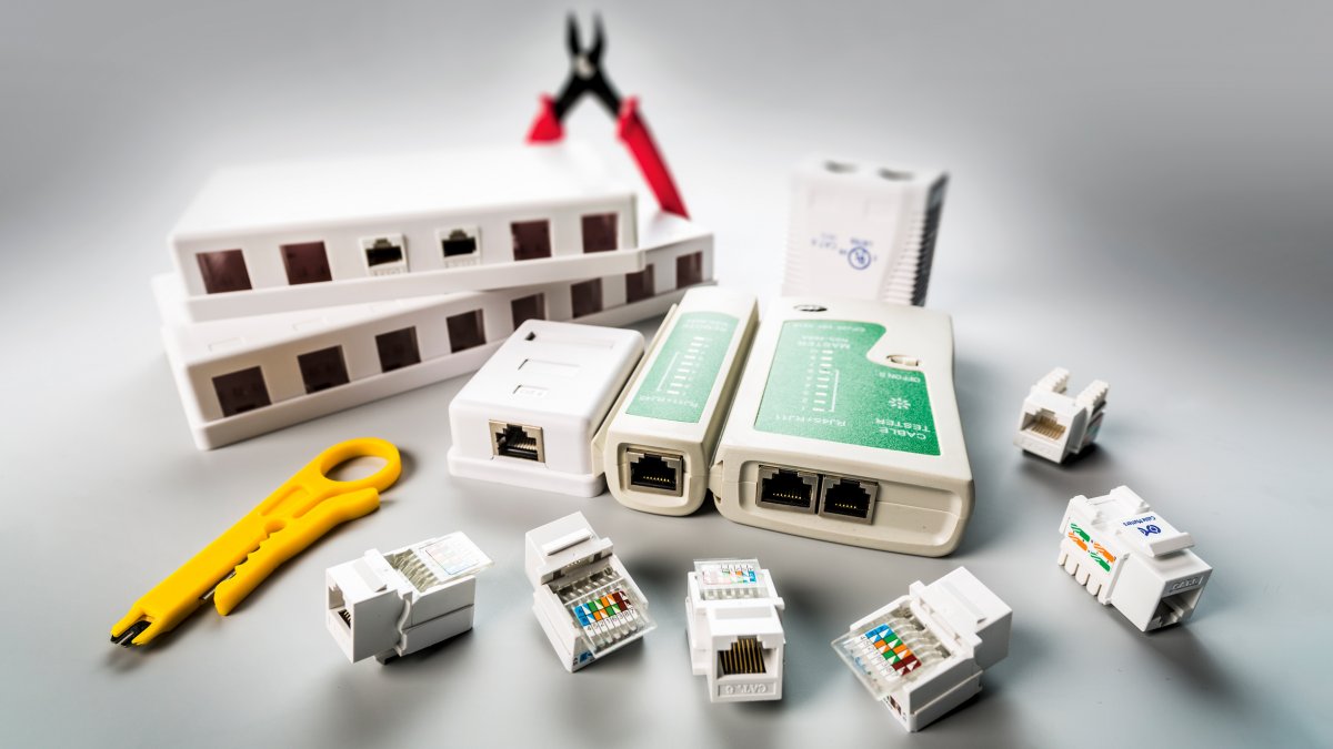 Gigabit cheap: network cabling for house and apartment