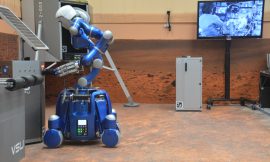 Astronaut Controls Four Robots from the ISS on Earth