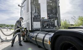 Daimler Truck CEO Criticizes Heavy Reliance on China for Electric Vehicle Batteries