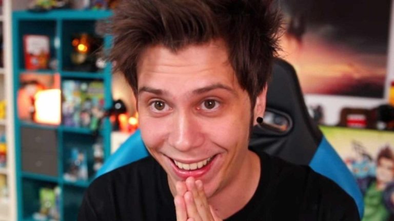 Read more about the article How Much El Rubius Spends on Steam and the Extent of His Gaming Library