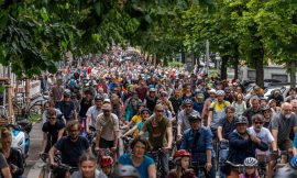 Thousands protest in Berlin against halt on bike paths