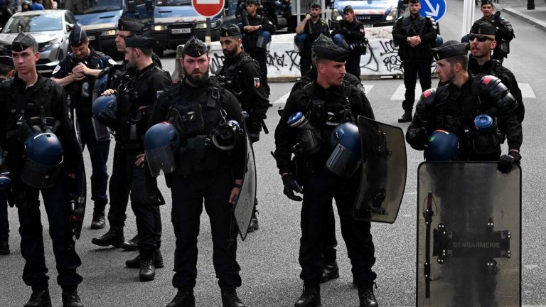 Read more about the article Techno Parade: High-Security Saturday in Paris, March Against Police Violence and Far-Right Extremism