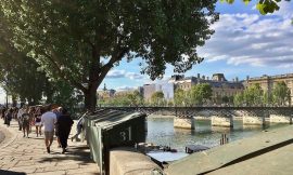 Paris City Council Votes to Relocate Bookstalls from Seine Riverbanks