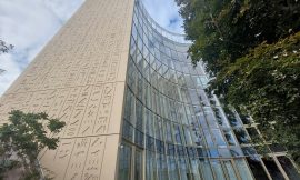 Paris: What is this building adorned with hieroglyphs, emerging from the ground by the Périphérique?