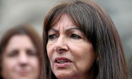 Anne Hidalgo criticized for her trip to Tahiti