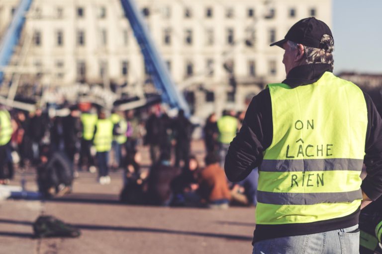 Read more about the article Yellow Vests: A New Protest This Saturday, December 2nd in Paris, Discover the Route