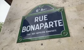 An app for reporting damaged street signs in Paris