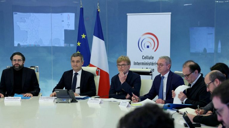 Read more about the article Frustrated Farmers: Gérald Darmanin Urges French Citizens to Anticipate and Avoid Blocking Roads