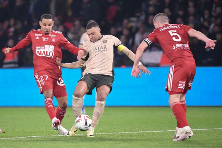 Read more about the article Brest earns a deserved draw in Paris – Ligue 1 – J19 – PSG-Brest (2-2)