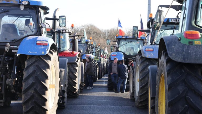 Read more about the article Highways in Île-de-France: What Farmers Plan to Block Paris