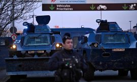 Armored Vehicles in Rungis, Emergency Meeting at 6 pm… Darmanin Plans for Significant Defensive Measures to Avoid a Siege of Paris