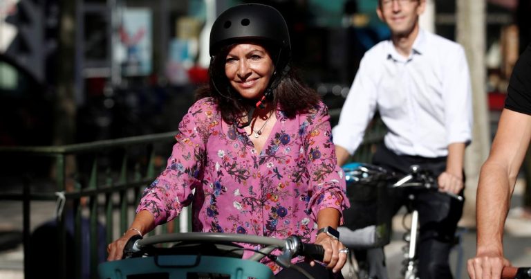 Read more about the article Anne Hidalgo in Paris: Ten Years of Rule Amid City Transformations and Controversies