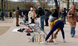 Too Many Police: Will Street Vendors at Champ-de-Mars Leave?