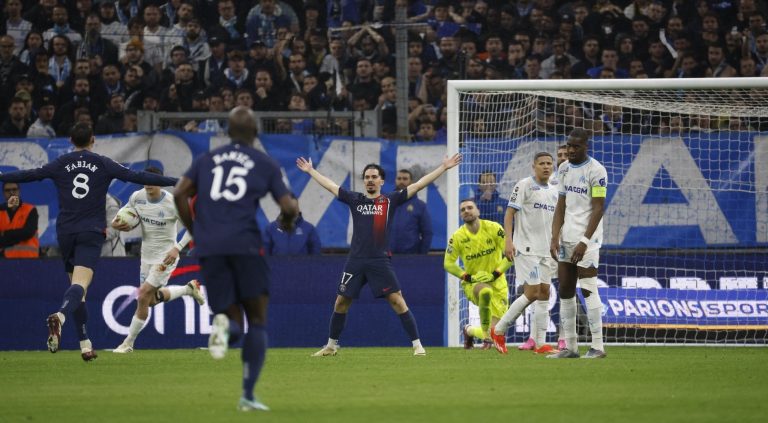 Read more about the article OM vs PSG (0-2): Paris, reduced to ten, triumphs at the Vélodrome… relive the 107th Clasico in history
